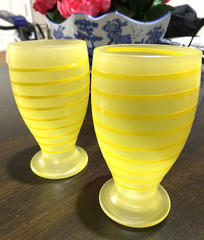 VTG Yellow Frosted Glass Juice Glasses /Tumblers 5″ Ribbed Swirl Footed Set of 2