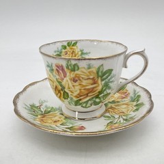 Vintage Royal Albert Tea Rose Bone China Cup & Saucer 3.5in Yellow Roses England