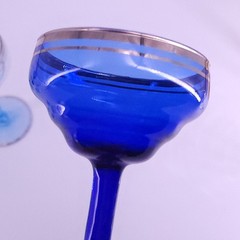 Vtg Set of 5 Coupe Champagne Glasses Platinum Stripes 4.5″T Blue Green Glow READ