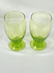 Set of 2 Vintage Lime Green Footed Drinking Glasses Goblets Tumblers 5.5”