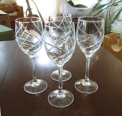 Set of 4 Cristal D’Arques-Durand Junon Clear Wine Glasses 8″ Swirl Montelimar