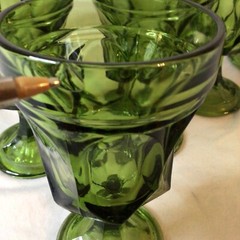 Anchor Hocking Fairfield Pattern Goblets Glasses Green 6 Count (1 With Chip)(LR)
