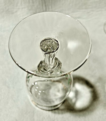 Set of 8 ) Vtg Libbey Holly Berry Gold Rim Christmas Goblet Bow Tie Stem Glasses