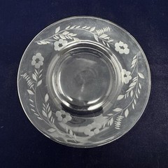 Vintage Set of 6 Depression Etched Leaf & Berry Flowers in Glass 8″ Salad Plates