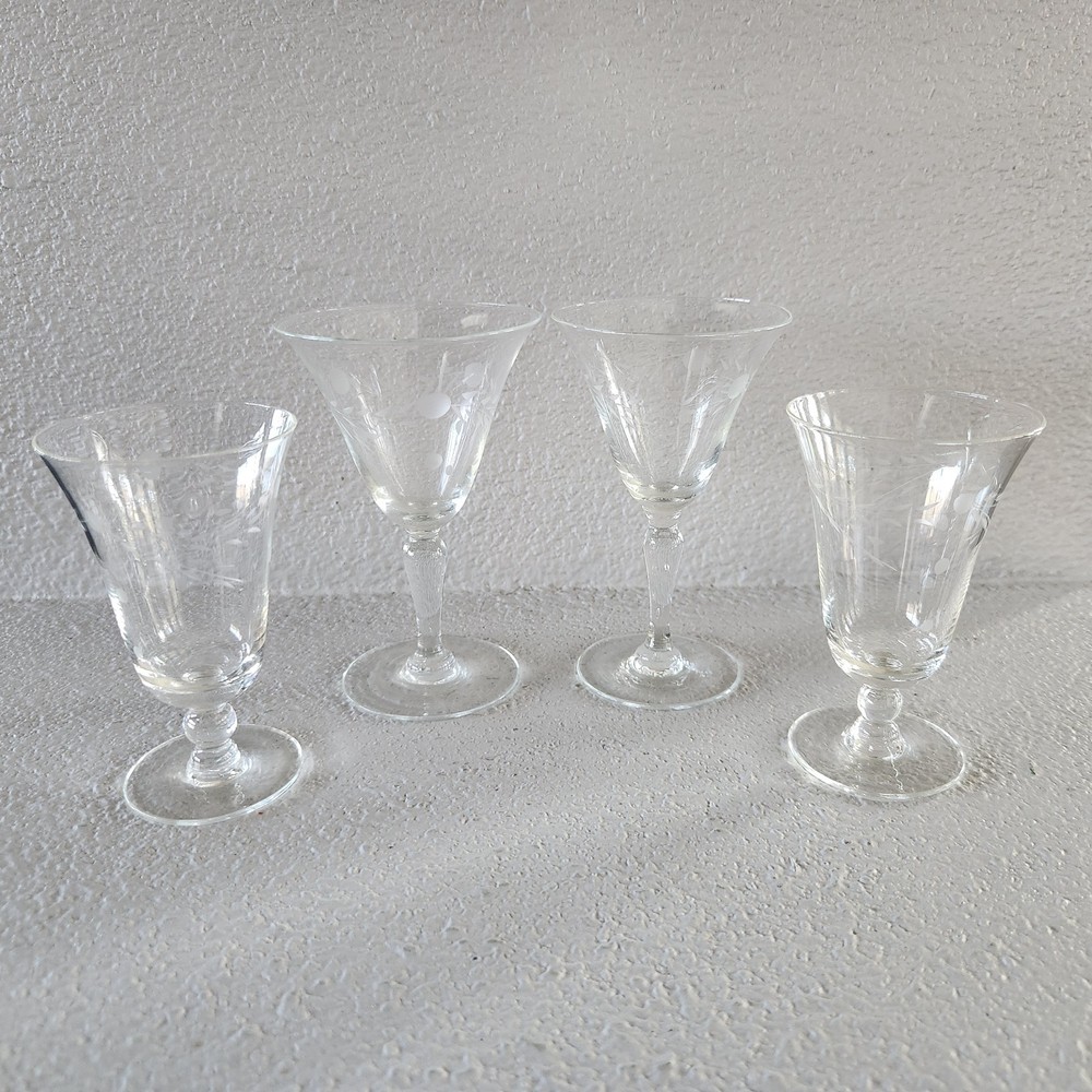 Vintage Set Of 4 Etched Wheat Pattern Cordial Glasses