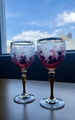 Vintage Turkish Wine Glasses – Red and Gold Etched Stemware – Set of 2 – 7¼»