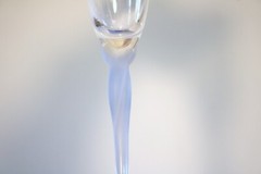 LENOX LIGHT BLUE FROSTED STEM CLEAR BOWL FLUTED 9 1/4″h WINE CHAMPAGNE GLASS