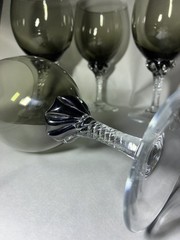 Set Of 4 Beautiful Sasaki Coronation Smokey Wine Glasses Clear Twisted Stem 10oz