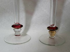 PAIR-VTG-1970s-ETCHED HEARTS RUBY RED FLUTES CHAMPAGNE L’AMOUR 11″ Tall GLASSES