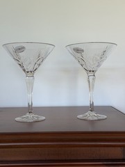 Set 2 VTG Fifth Avenue Crystal Portico Martini Glasses Palm&Leaf Pattern Sticker