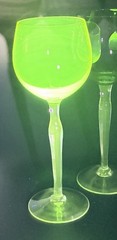 Vtg Uranium & Manganese Glass Wine Goblets – Twisted Stem Art Deco Glow Set Of 3