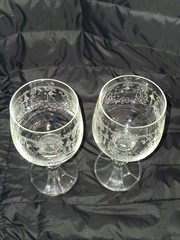 juegon de 2 copas par agua de cristal de Bohemia cascade etched, grabado…