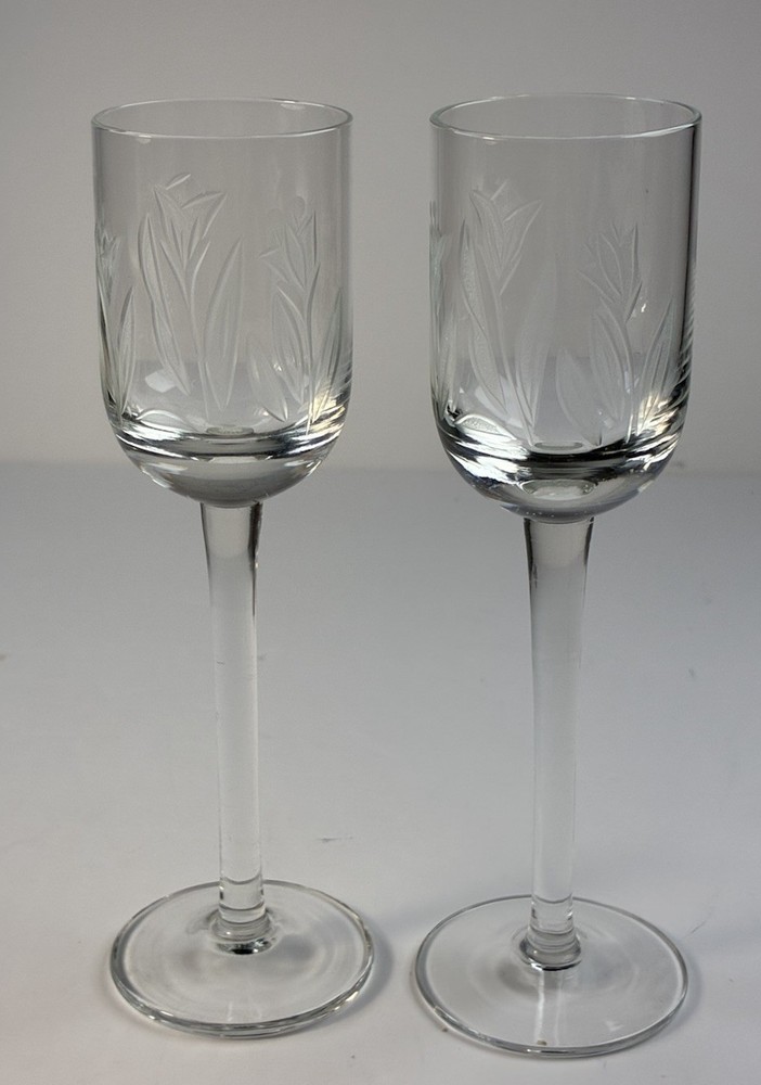 Set Of 2 Tuscany Tulip Etched Wine Glasses