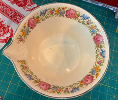 Petit Point Mixing/ Pouring Bowl with Spout – Harker Pottery Co.