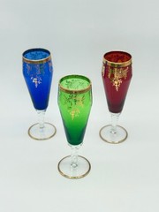Vtg Bohemian Wine Flutes Ruby, Emerald & Sapphire w/Gold Trim Clear Stems 7″