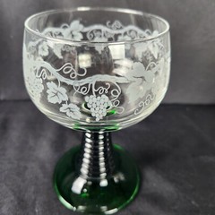 French Luminarc Emerald Green Beehive Stem Grape Etched VCA Wine Glass, Set Of 2