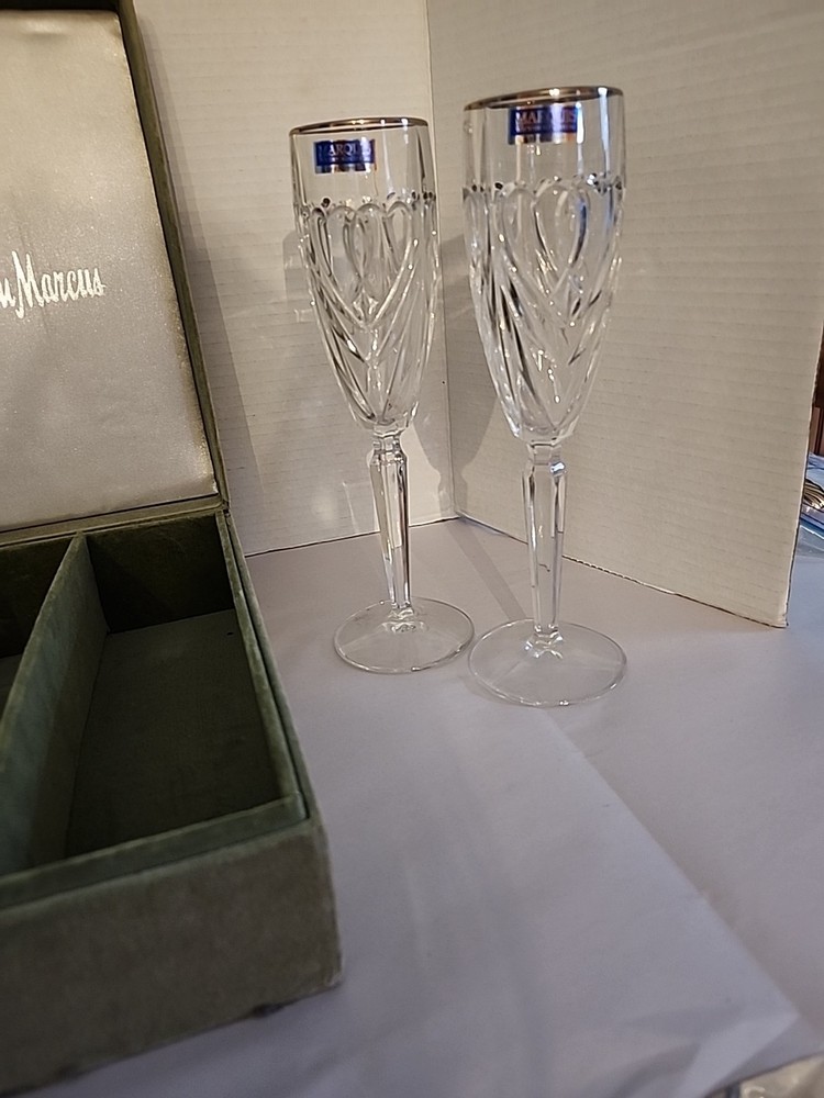 2 Marquis Waterford «Romance Collection» Crystal Champagne Flutes w/Platinum Rim