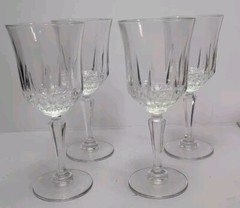 American Heritage by St. George 6 oz Wine Glass. BEAUTIFUL! SOLD SEPARATELY!