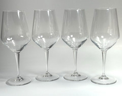 Simple & Pretty Set of Crystal Wine Glasses Set of Four 8-1/2″ Tall 16oz