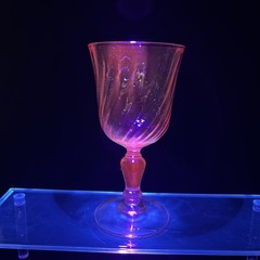 Vintage Luminarc France Pink Swirl Wine Goblets Selenium Glowing Glass Set Of 2
