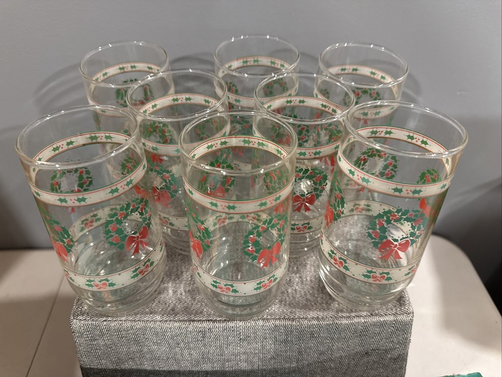 8-Victorian Christmas Cooler Glasses Indiana Glass Tumblers Holly & Wreaths