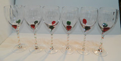 Pier 1 One Red & Green Drop Swirl Stem 9″ Wine Glasses Goblets Set of 6 EUC