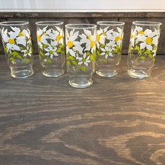 Set Of 5 Vintage White Daisy Flower Tea Glasses 5.75”