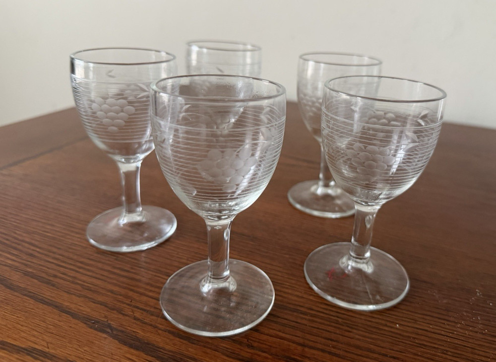 5 – Vintage Pressed Glass Etched Grape On Grid Wine Sherry Cordial. 4 5/8” Tall