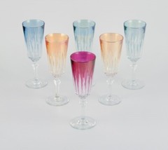 Six French champagne flutes in crystal glass. Classic design in different colors