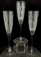Pier 1 Crystal Christina Champagne Flutes 10.25” Tall Etched Vertical Lines Disc