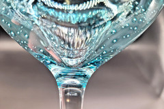 Urban Barn Cascadia Teal Bubble Balloon 2 EXTRA LARGE 650 mL Wine Glasses