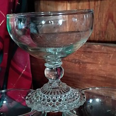 VTG 4 Unmarked Pressed Glass Clear Champagne Coupe Glasses Textured Foot 4.25 in