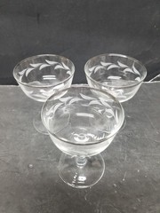 3 VTG CRISTAL D’ARQUES PARISIENNE CHAMPAGNE LAUREL LEAF PLATINUM RIM COUPES