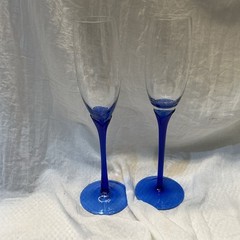 Vtg Pair Handblown Etched Clear Cobalt Blue Twisted Stemmed 9 1/4” Wine Glasses