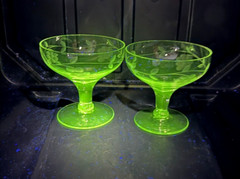 2 Etched Cocktail Champane Coupe Stemmed Glasses, has a Green Manganese Glow