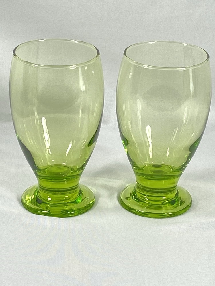 Set of 2 Vintage Lime Green Footed Drinking Glasses Goblets Tumblers 5.5”
