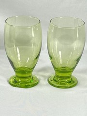 Set of 2 Vintage Lime Green Footed Drinking Glasses Goblets Tumblers 5.5”