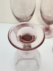 Set of 5 Light Purple Amethyst‑Tint Wine Goblets – 7″ Tall – Excellent Condition