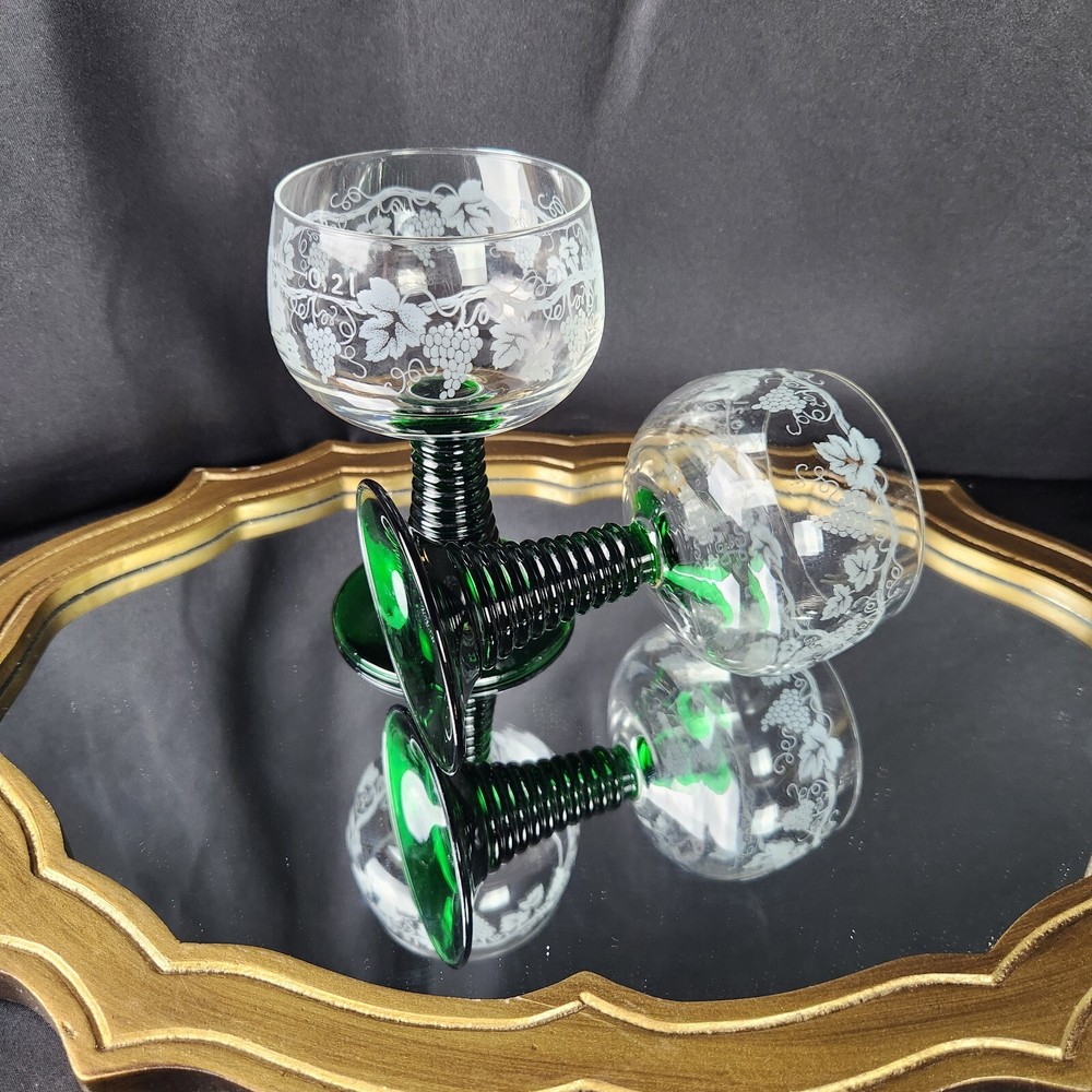 French Luminarc Emerald Green Beehive Stem Grape Etched VCA Wine Glass, Set Of 2