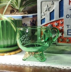 Vintage Lacy Medallion Green Glass Souvenir Custard Cup Etched 1915 – US Glass