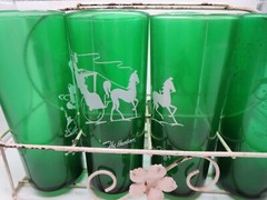 Vintage Set of 8 WITH METAL HOLDER Green Tall Xmas Sleigh Glasses OPEN SLEIGHT