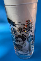 VINTAGE ~ CLEAR BLACK & GOLD «SAN ANTONIO MOST BEAUTIFUL CITY» SOUVENIR GLASS