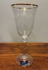 Mikasa HOLIDAY TRADITIONS Wine Glasses Gold Rimmed Etched Christmas Holly Design