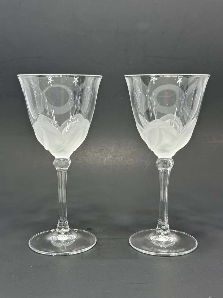 Two Cristal D’Arques FLORENCE 6-5/8″ Wine Glasses Frosted Petals JG Durand