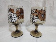 Vintage Pair of 1970s Libbey Camelia Tawny Goblets Pedestal Glasses Priority