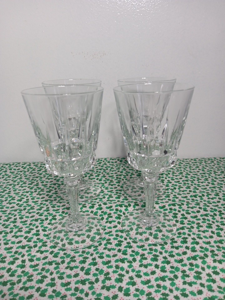 Vintage Set Of 4 Victoria Cut Knob Stem Wine Glasses 6.7/8″