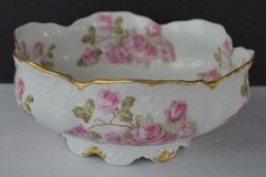 Limoges Large Groups of Roses Gold Serving Bowl