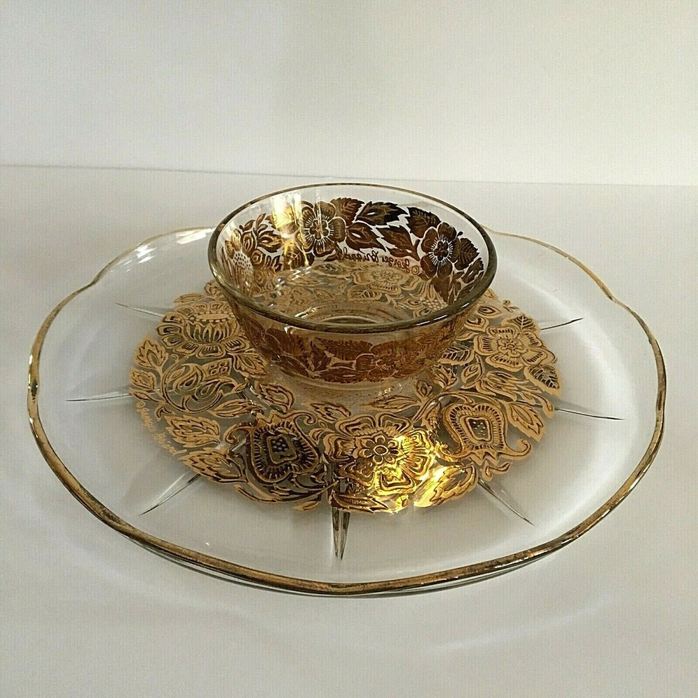 Vintage Georges Briard Chip with Attached Dip Server