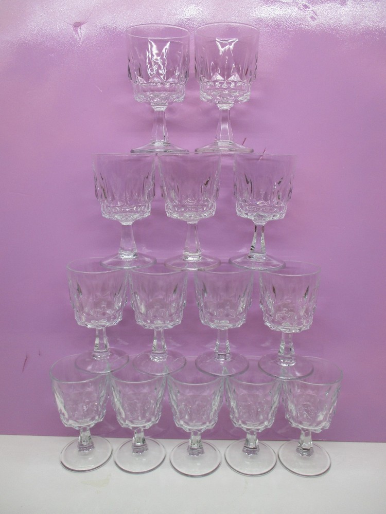 Vintage Set Of ~14~Arcoroc Artic Footed Clear 4oz Wine Glasses 4 3/4″ Tall