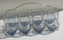Lot of 8 Vintage Libbey 10 Ounce Blue Tumbler Glasses in Gold Tone Caddy Rack